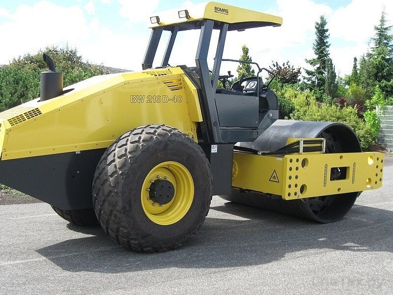 Bomag BW 216 D-40